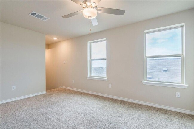 Building Photo - 133 Papaya Dr