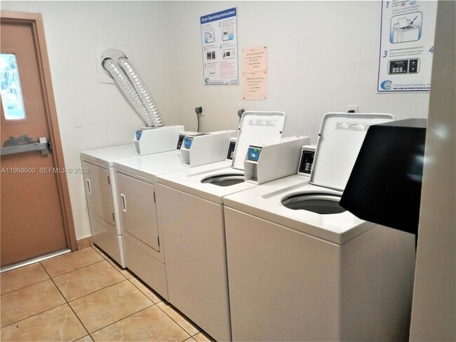 Building Photo - 16801 NE 14th Ave