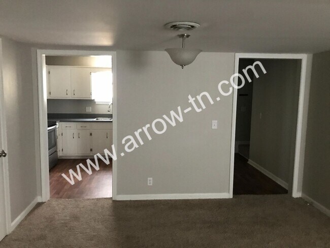Building Photo - Great 2 Bed Townhome with 2.5 Baths and a Fenced Backyard!