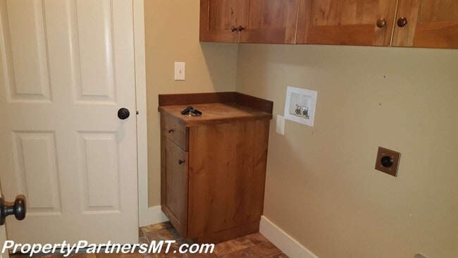 Building Photo - *** Beautiful *** 3 Bed 2 Bath house in Alder Creek