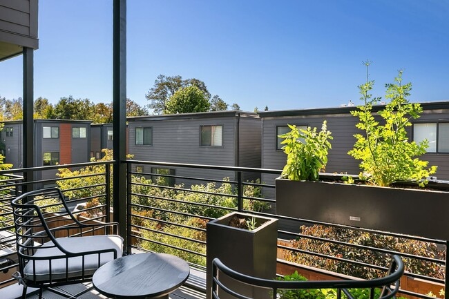 Building Photo - 4bd/3.25 Kirkland Home