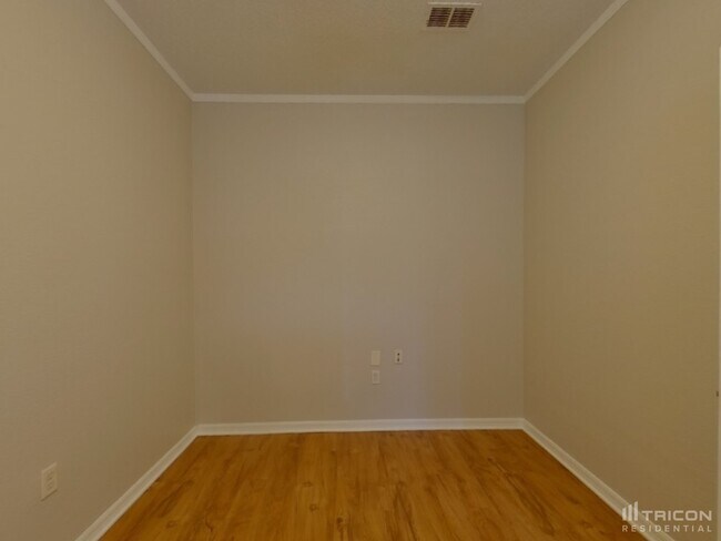 Building Photo - 1692 Brolga St