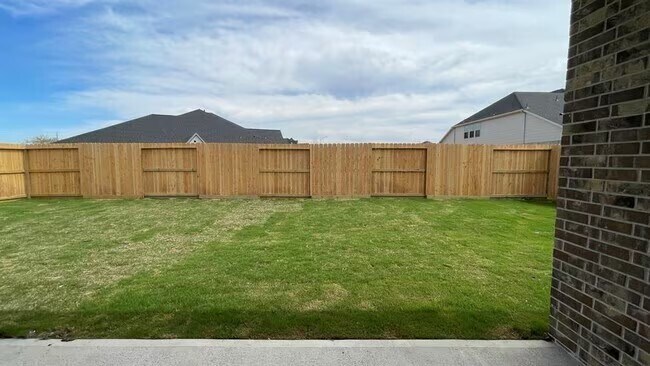 Building Photo - 4823 Avon Ridge Way
