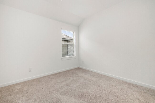 Building Photo - 997 Newport Crk Dr