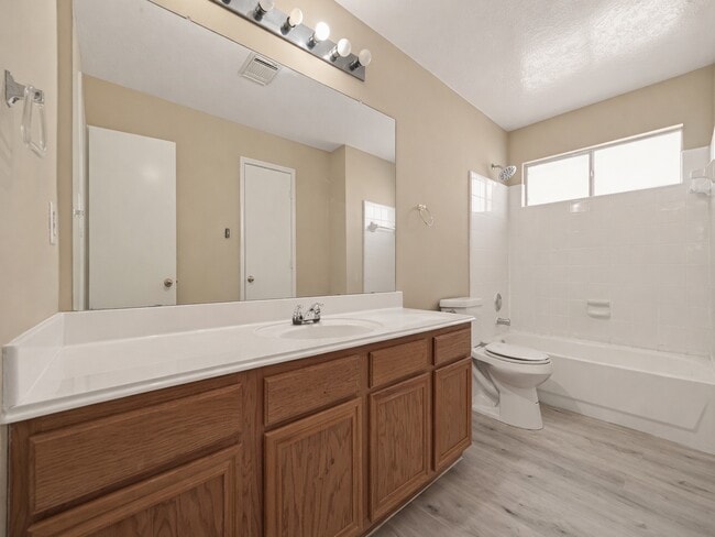 Building Photo - 8814 Sage Pl Dr