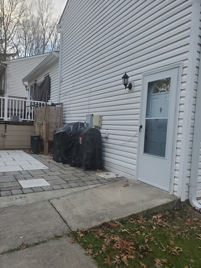 8553 Newington Forest Ct 8553 Newington Forest Ct Springfield VA