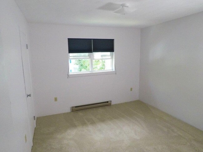 Building Photo - 22 Fredricksburg Ct