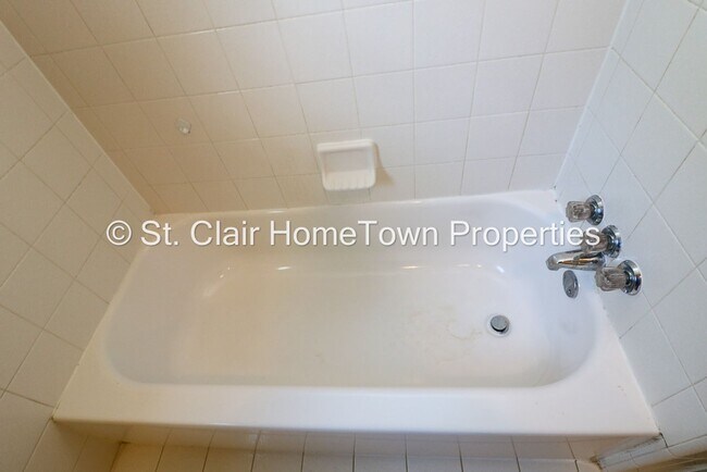 Building Photo - Cute Duplex Close to Pell City