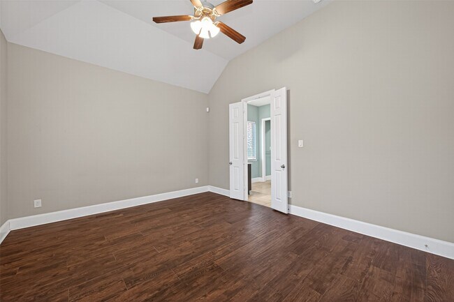 Building Photo - 16811 Kilgarth Dr