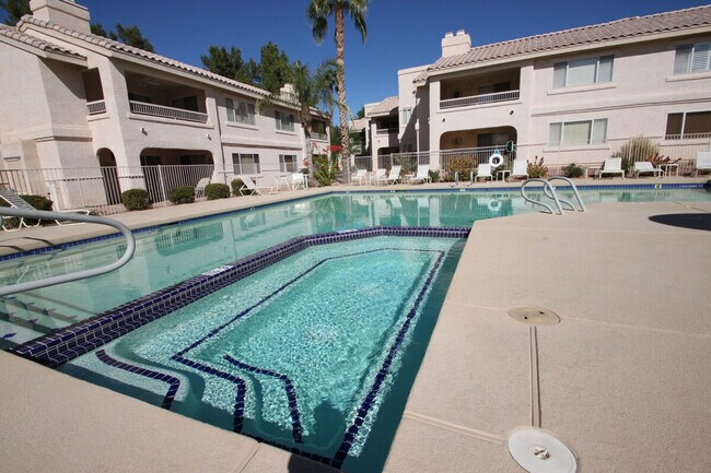 Building Photo - 9775 N 94th Pl