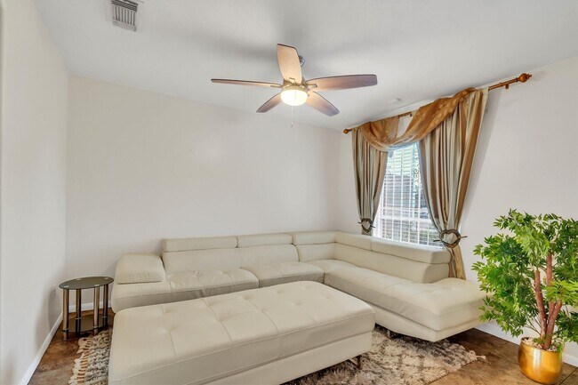 Building Photo - 14130 Magnus Ln