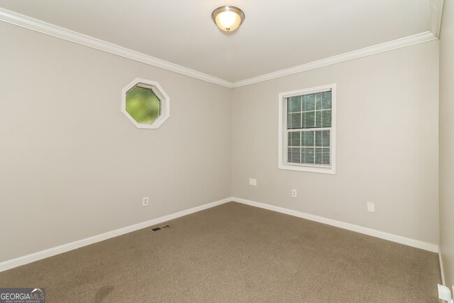 Building Photo - 1620 Sir Galahad Dr SW