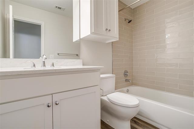 Building Photo - 4536 St James Dr