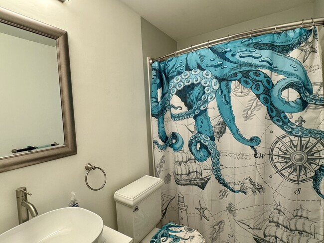 Building Photo - 114 Ingersoll Rd