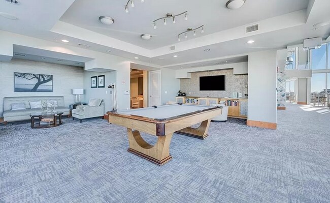 Building Photo - 777 N Ashley Dr