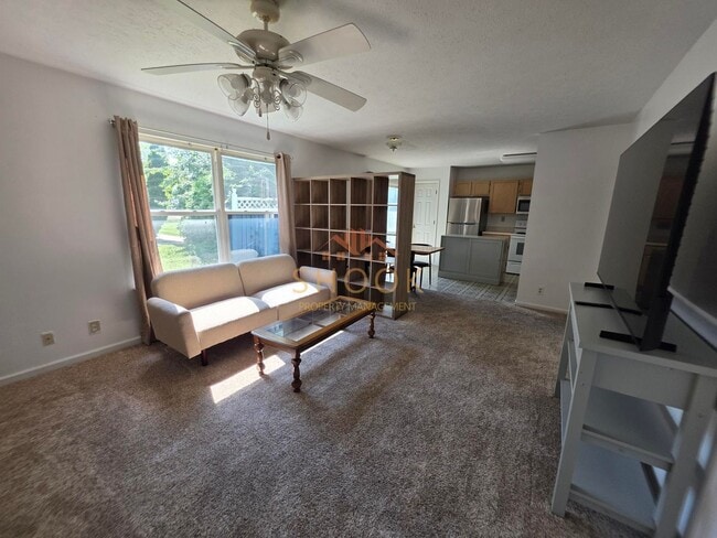 Building Photo - 2940 Horizon Dr