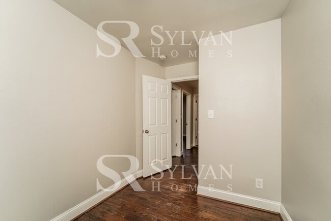 Building Photo - 8504 Willow Oak Rd