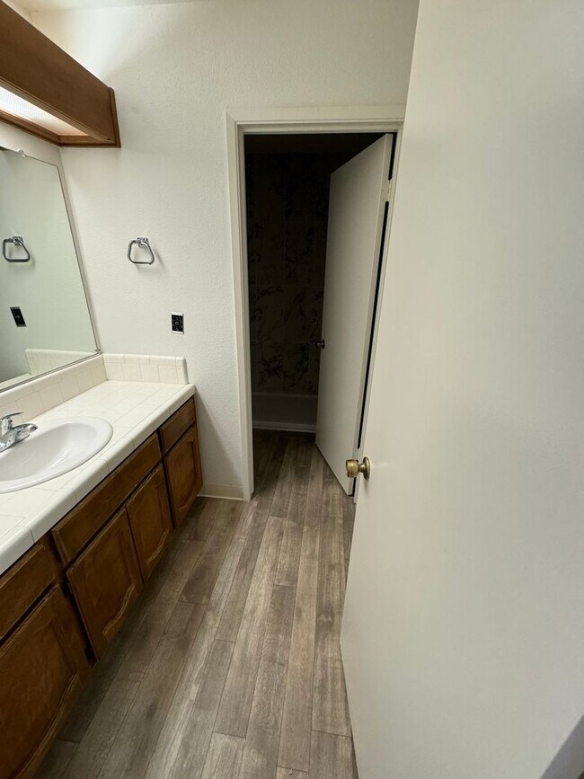 Building Photo - 1042 Awani Dr