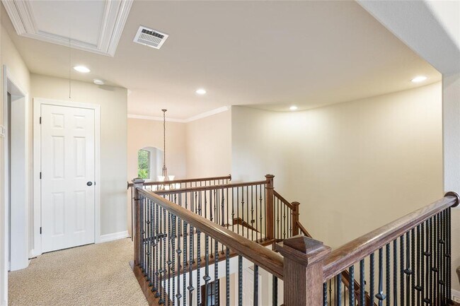 Building Photo - 2245 Ambush Canyon