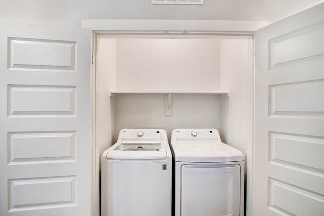 Building Photo - 28325 Birnham Woods Dr