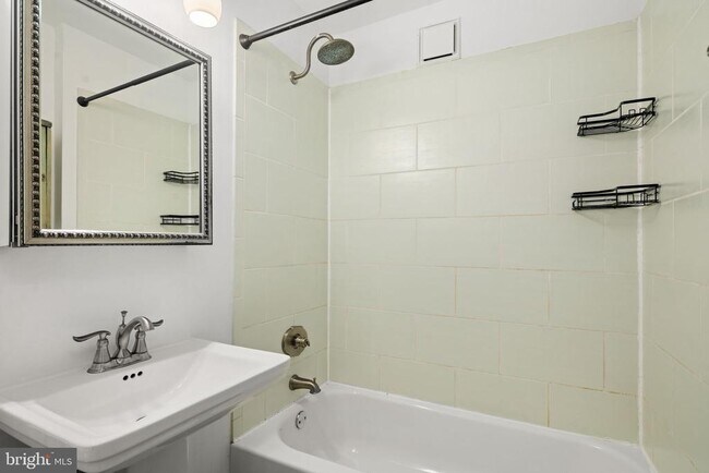 Building Photo - 3881 Manor St