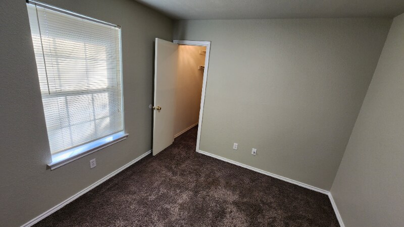 Building Photo - 2016 Lee Dr