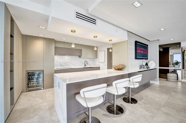 Building Photo - 19667 Turnberry Way