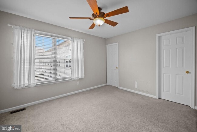 Building Photo - 618 Songbird Ct