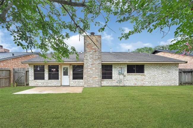 Building Photo - 2730 Mesquite Dr