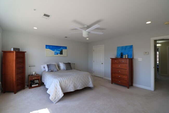 Building Photo - "Coming Soon" Luxury 4 Level Picturesque T...