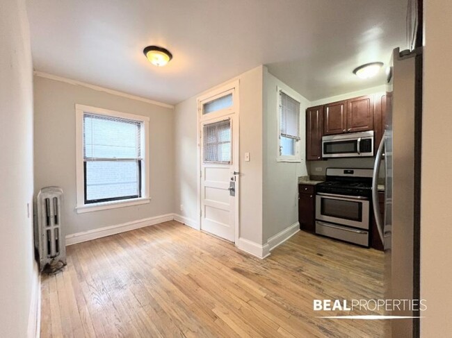 Building Photo - 1 bedroom in CHICAGO IL 60625