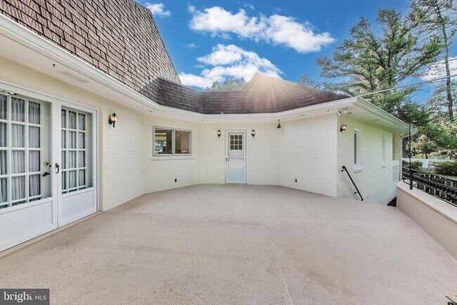 Building Photo - 1426 Carrington Ln