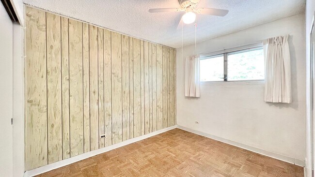 Building Photo - 2 BEDROOM UNIT WITH BALCONY AND BEAUTIFUL ...