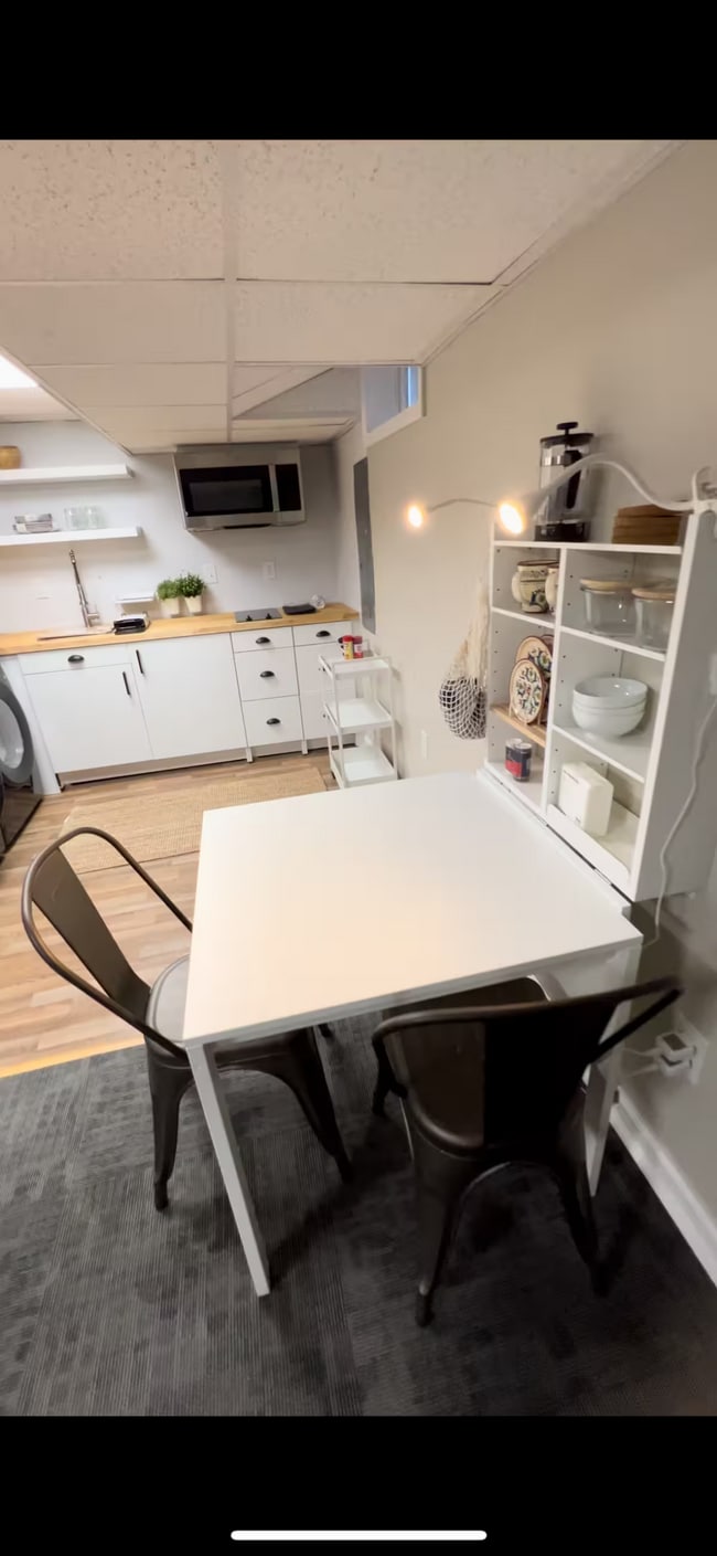 Building Photo - 26 N Vernon St