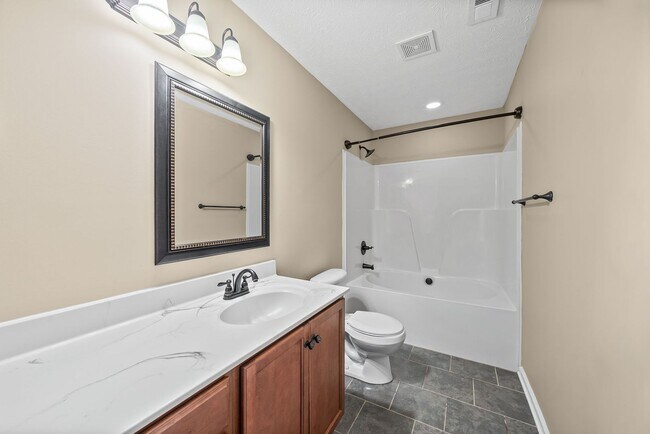 Building Photo - Pet Friendly Four Bedroom!