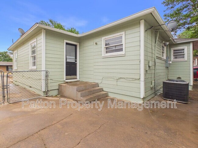 Building Photo - 4308 S Jackson St