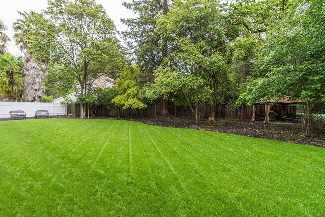 Building Photo - 2081 Danville Blvd