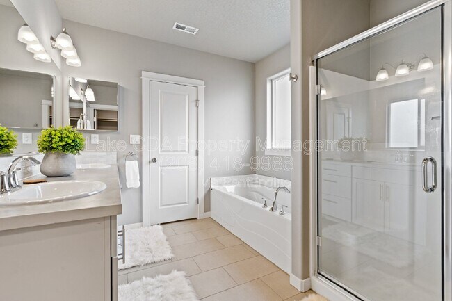 Building Photo - 5673 W Rockingham Dr