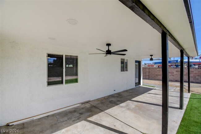 Building Photo - 4401 Vía Torino