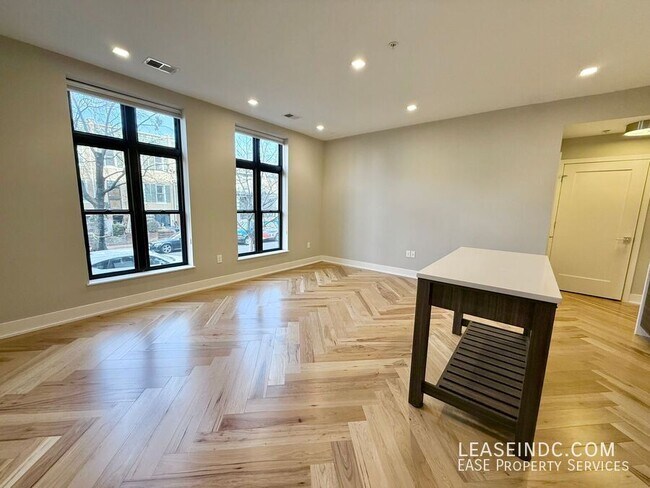 Building Photo - 1345 K St SE