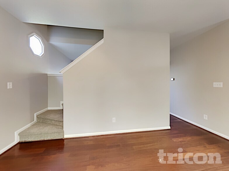 Building Photo - 1609 Silverberry Ct