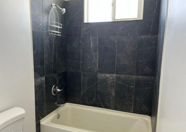 Building Photo - Charming 4BR House in Casa Grande