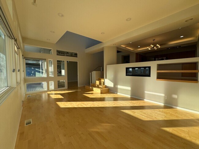 Building Photo - Breathtaking views of Chuckanut Bay!!