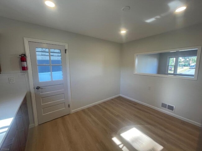 Building Photo - 752 Layton Dr