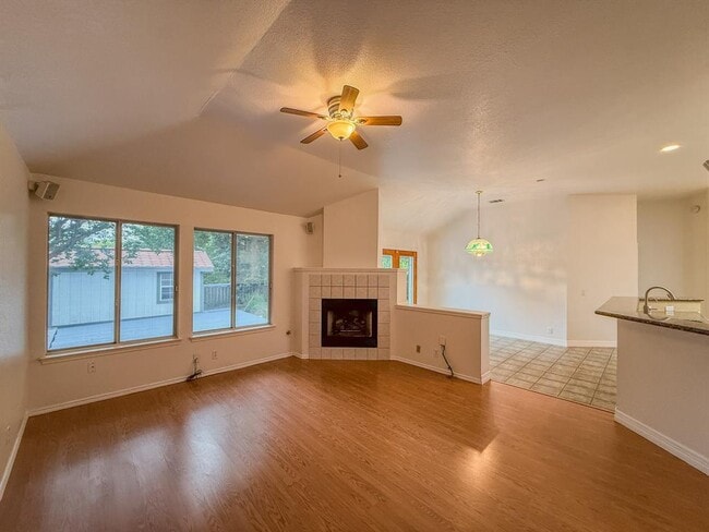 Building Photo - 16908 Cactus Blossom Dr