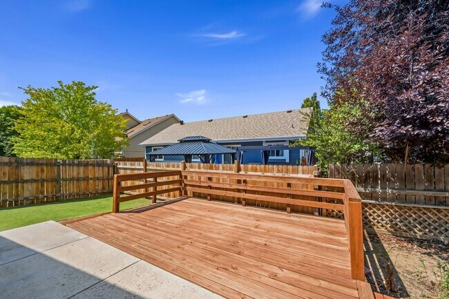 Building Photo - 1857 Winchester Ct