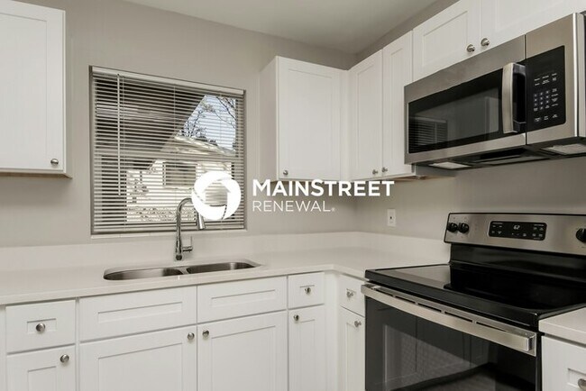 Building Photo - 3 Bedroom Pet-Friendly Home in WINTER HAVEN, FL with Main Street Renewal