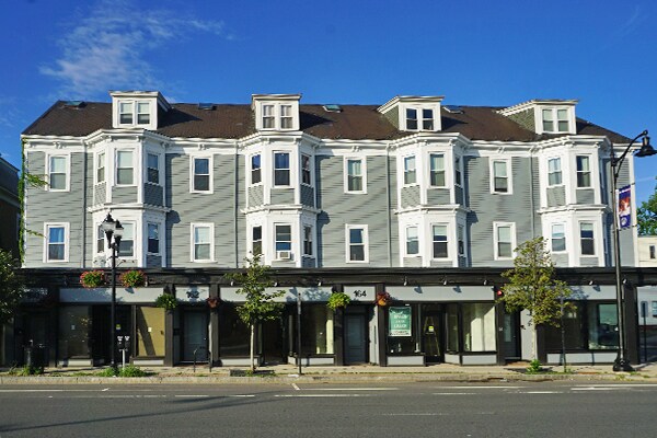 Building Photo - 187 Broadway