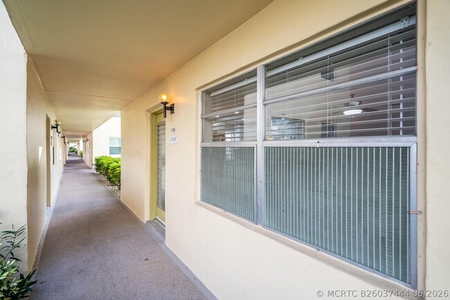 Building Photo - 244 Normandy Ln