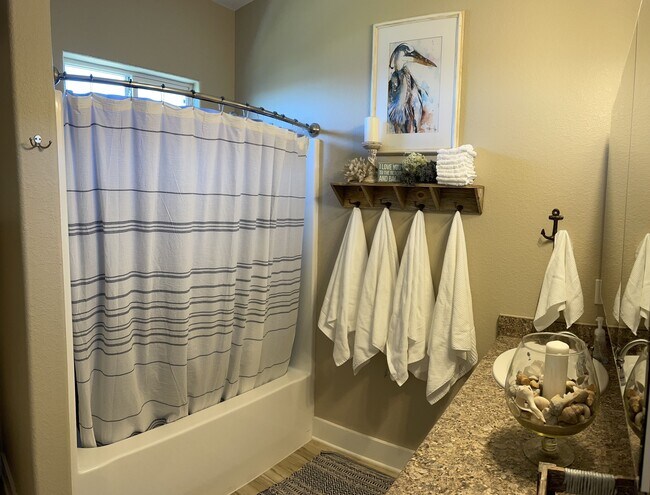 Building Photo - 971 Kent Dr